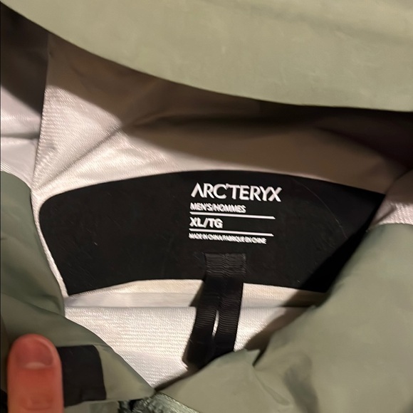 Arc'teryx Green Performance Jacket with Hood - Picture 4 of 4